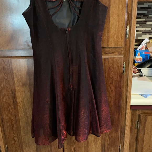 Dress - Picture 4 of 7